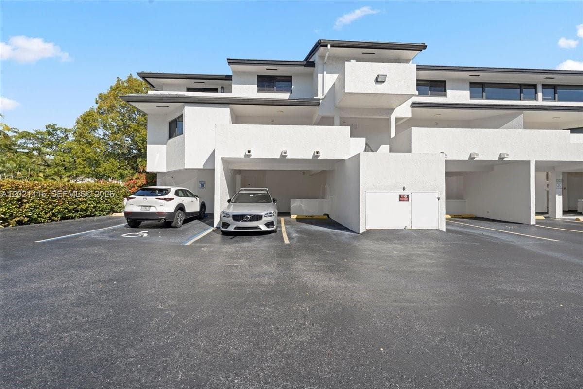 5750 Turin St # 207, Coral Gables, FL 33146 — zdjęcie 2