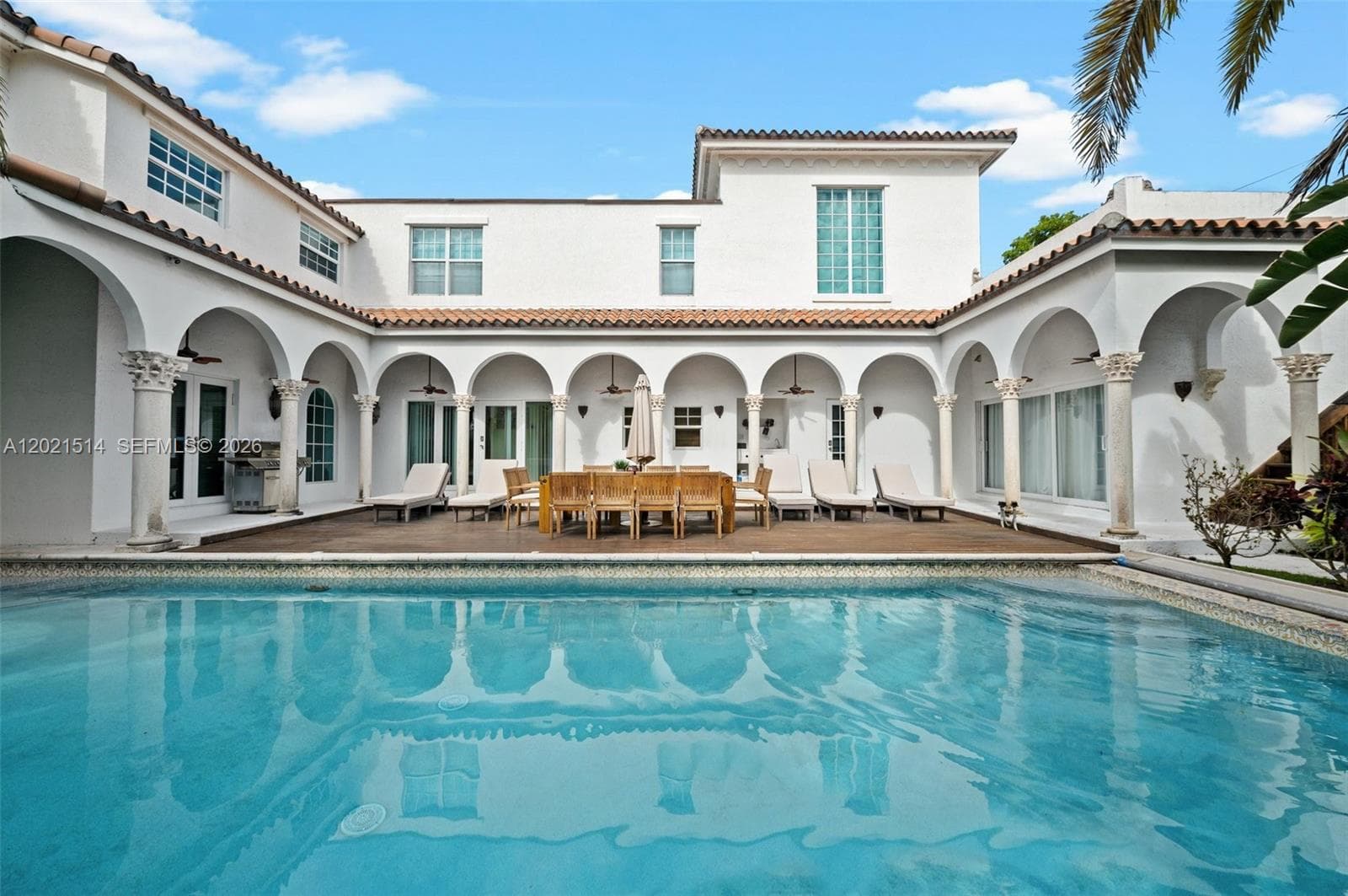 2501 Pine Tree Dr, Miami Beach, FL 33140 — zdjęcie 3