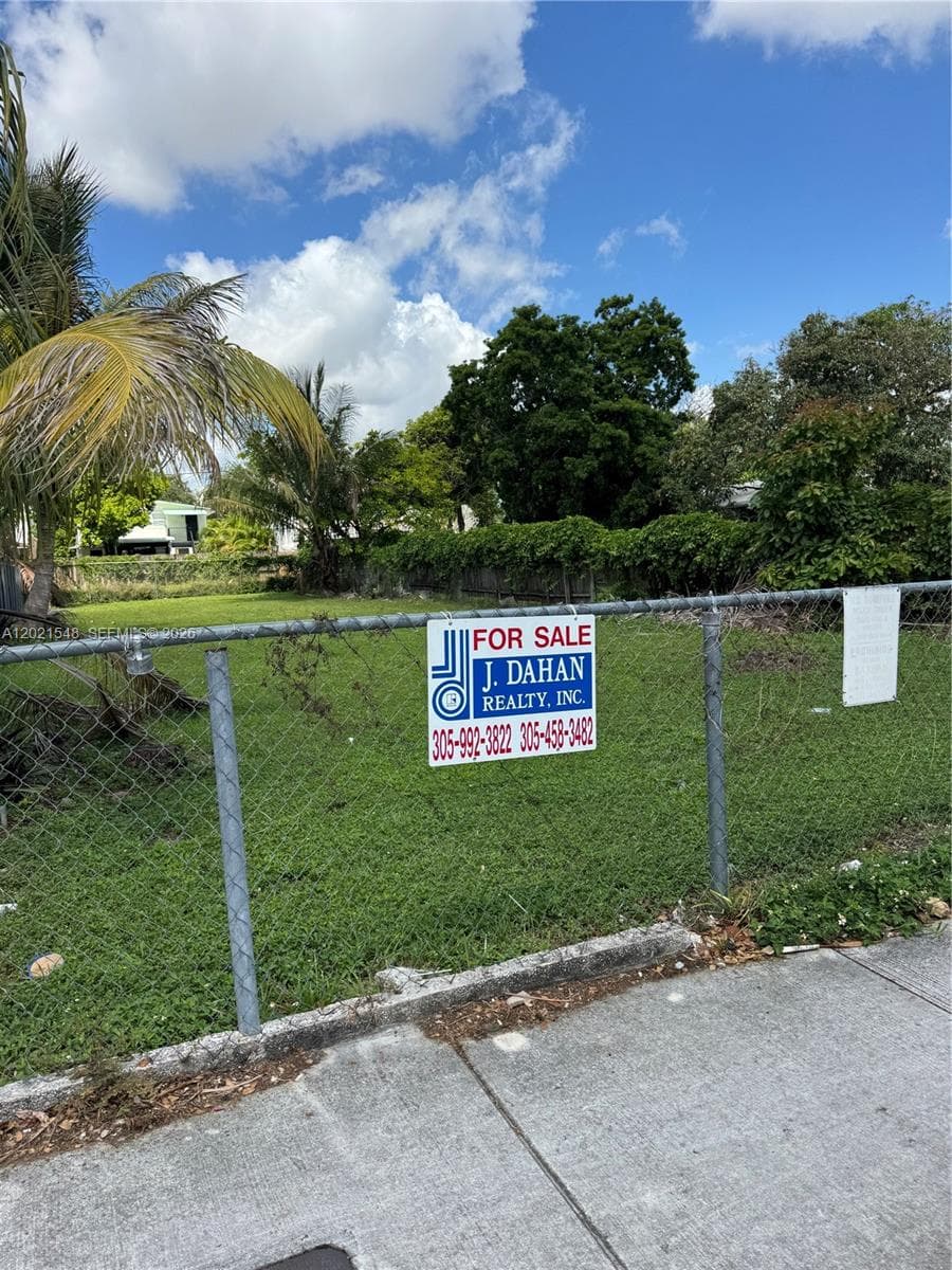 2630 NW 22nd Ct, Miami, FL 33142
