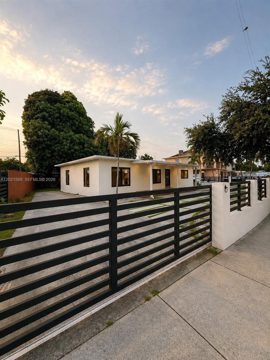1120 E 6th Ct, Hialeah, FL 33010 — zdjęcie 3