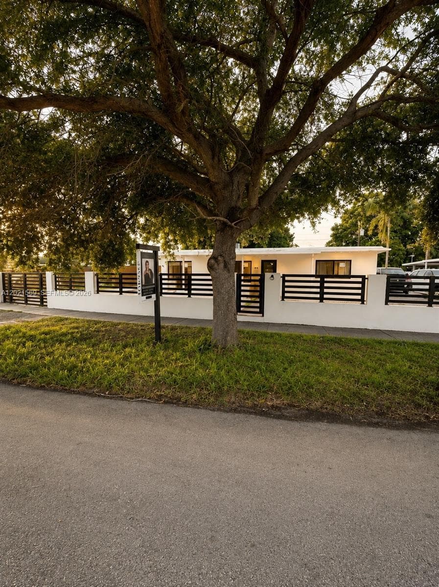 1120 E 6th Ct, Hialeah, FL 33010 — zdjęcie 5