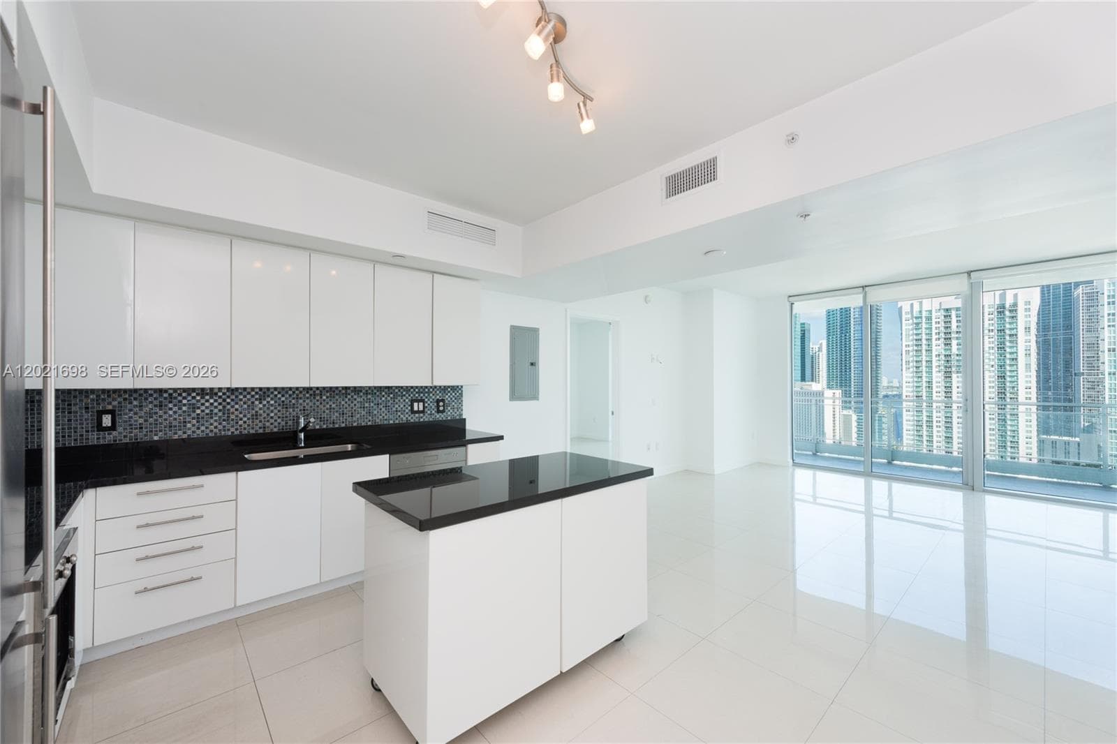 92 SW 3rd Street # 2812, Miami, FL 33130 — zdjęcie 2