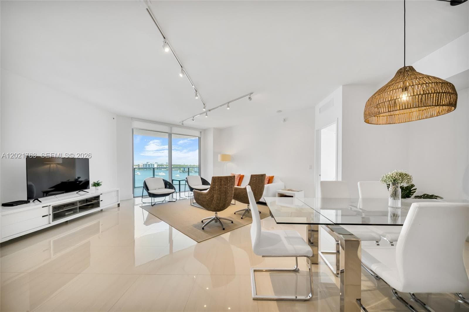 17301 Biscayne Blvd # 907, North Miami Beach, FL 33160 — zdjęcie 3