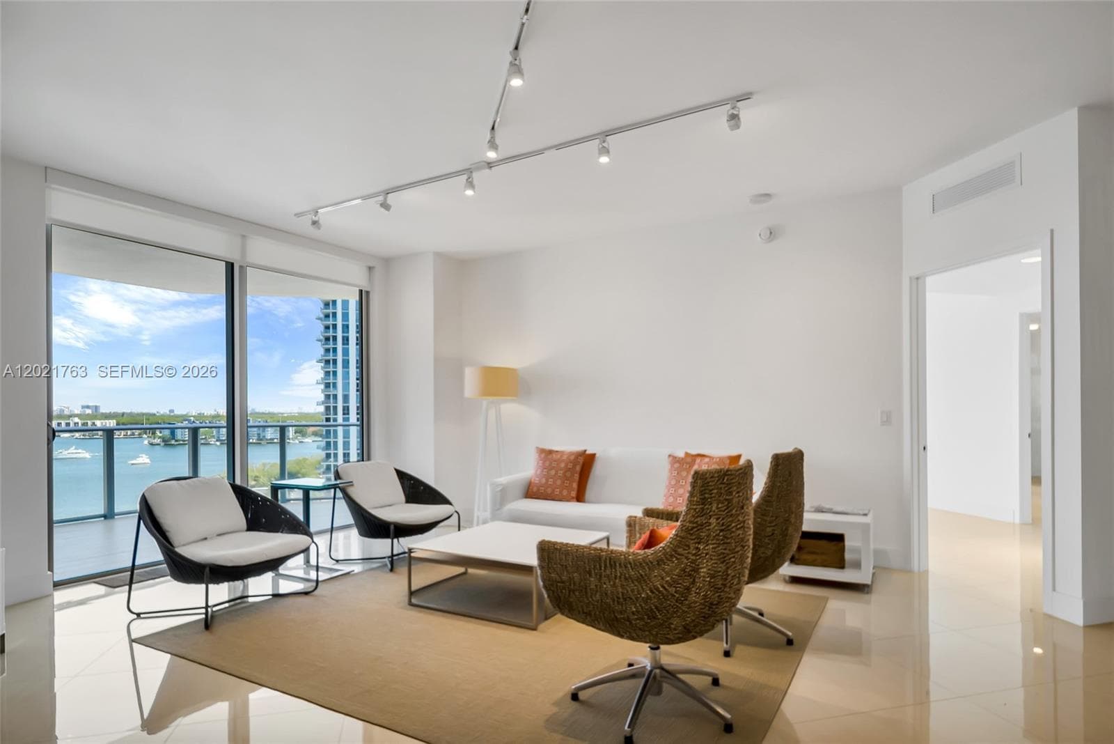 17301 Biscayne Blvd # 907, North Miami Beach, FL 33160 — zdjęcie 4
