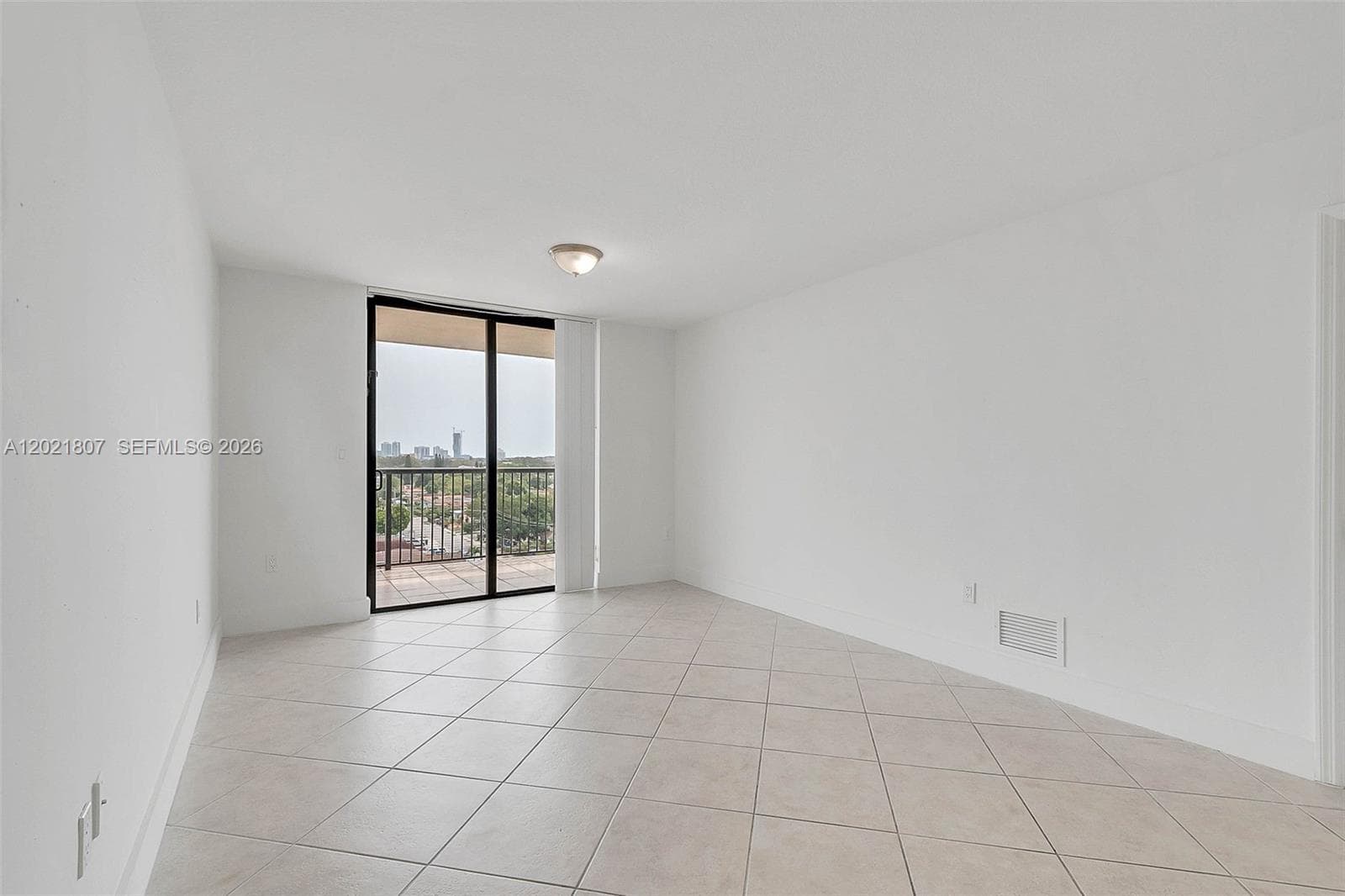 1690 SW 27th Ave # 805, Miami, FL 33145 — zdjęcie 5