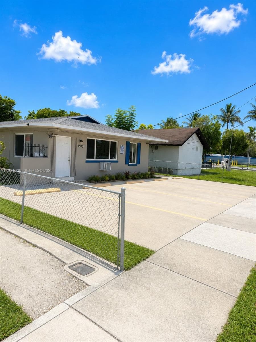 16031 NE 19th Pl, North Miami Beach, FL 33162 — zdjęcie 3