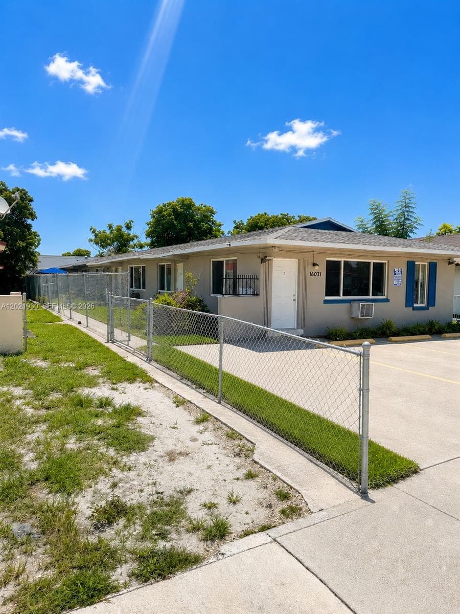 16031 NE 19th Pl, North Miami Beach, FL 33162 — zdjęcie 4
