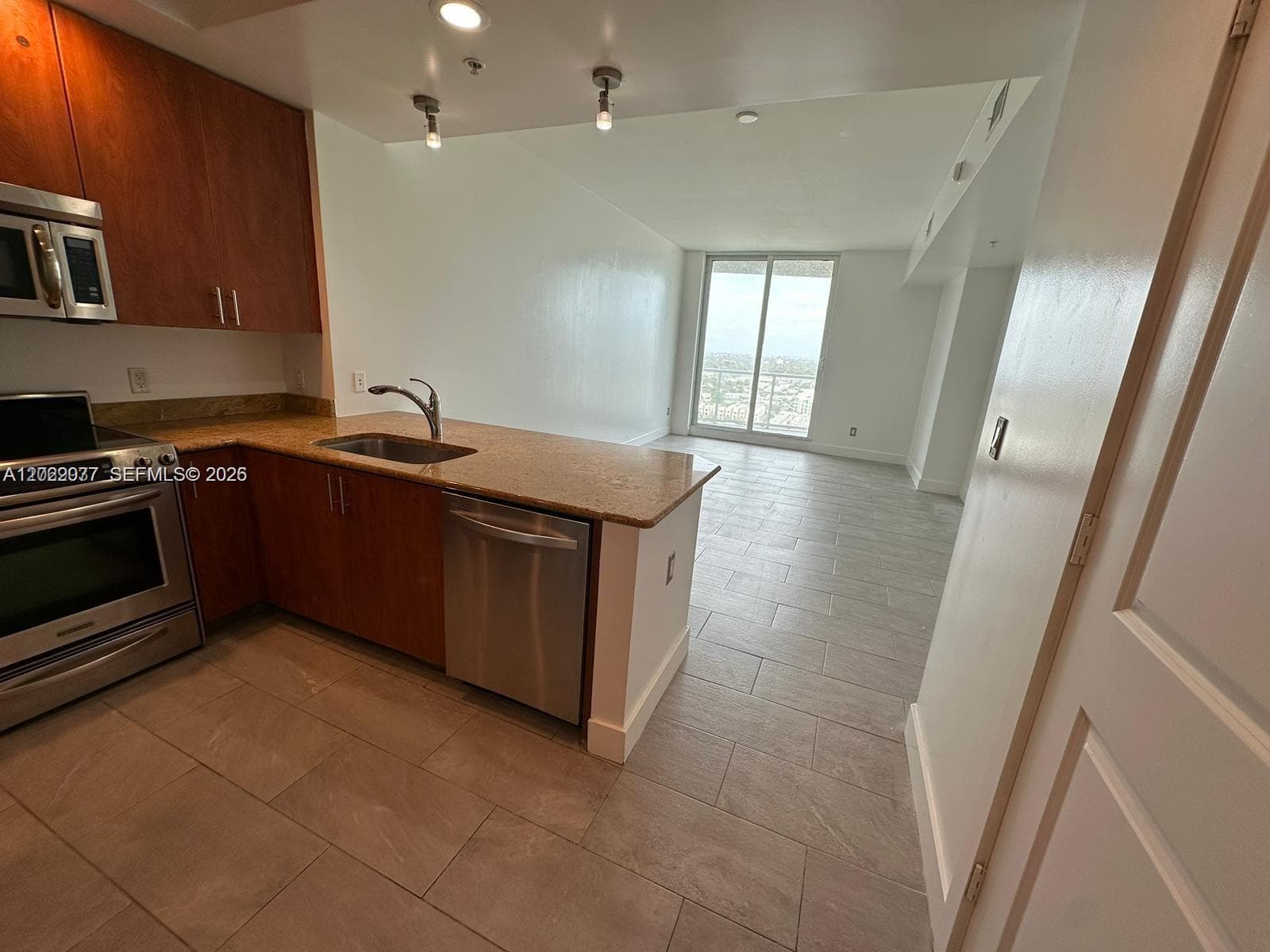 315 NE 3rd Ave # 2009, Fort Lauderdale, FL 33301 — zdjęcie 2