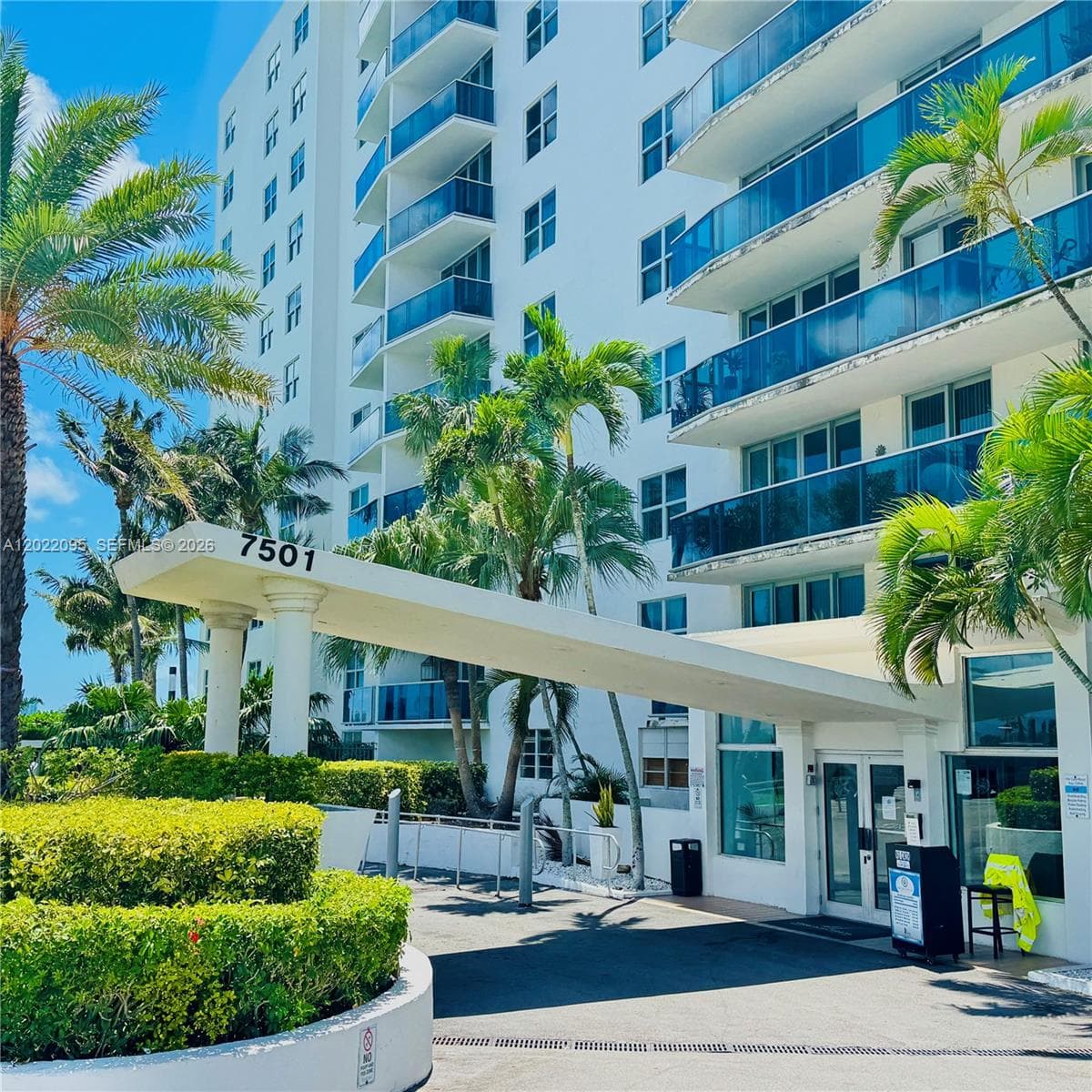 7501 E Treasure Dr # 7R, North Bay Village, FL 33141 — zdjęcie 2