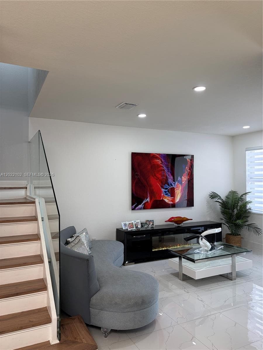 3409 W 92nd Pl, Hialeah, FL 33018 — zdjęcie 3