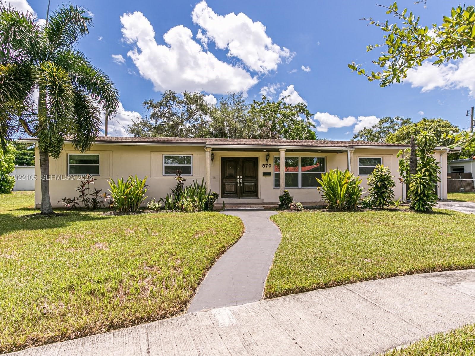 870 NE 182nd St, North Miami Beach, FL 33162 — zdjęcie 2