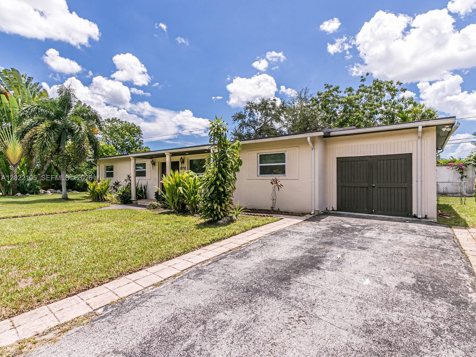 870 NE 182nd St, North Miami Beach, FL 33162 — zdjęcie 3