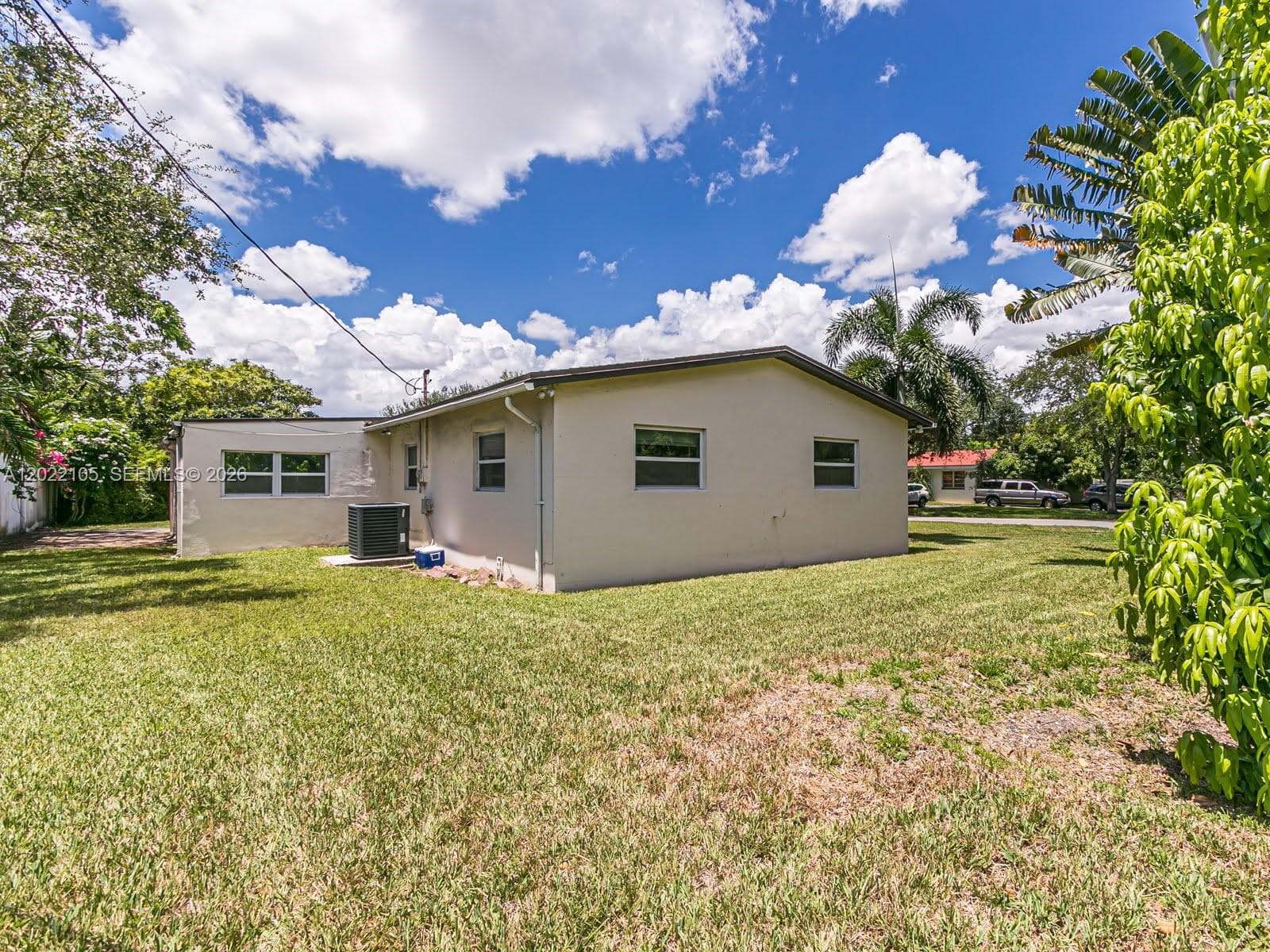 870 NE 182nd St, North Miami Beach, FL 33162 — zdjęcie 5
