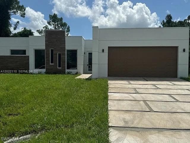 55 S Colin ave, Lehigh Acres, FL 33976