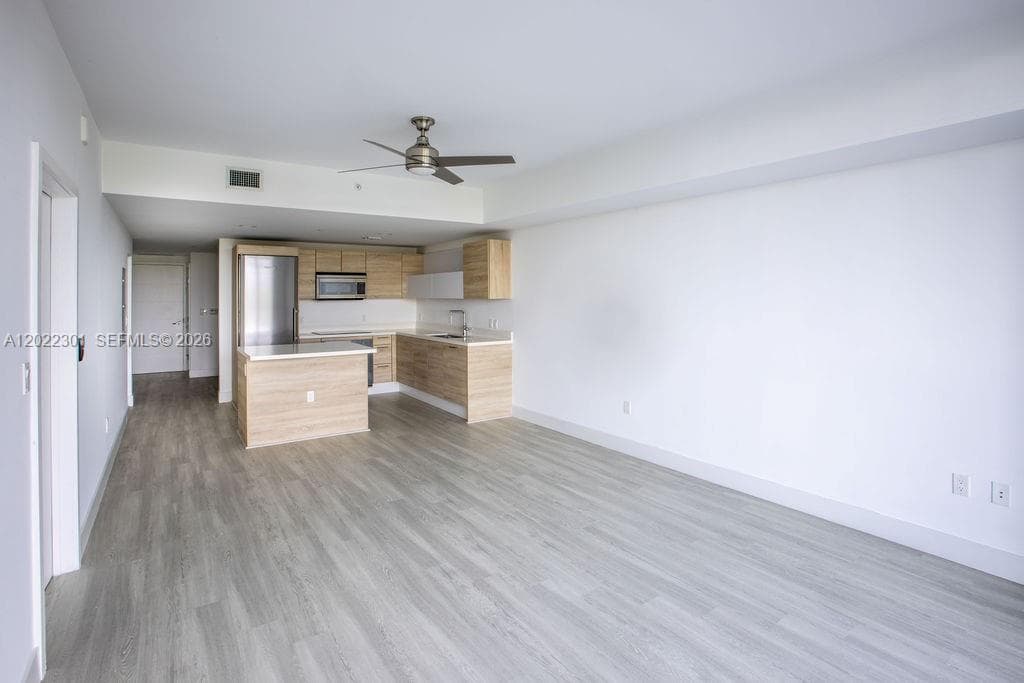 16385 N Biscayne Blvd # 403, North Miami Beach, FL 33160 — zdjęcie 4