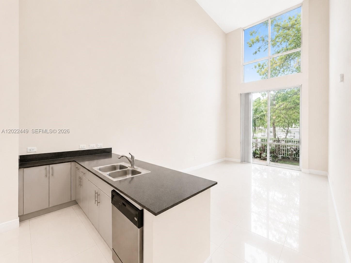 1871 NW S River Dr # A04, Miami, FL 33125 — zdjęcie 4