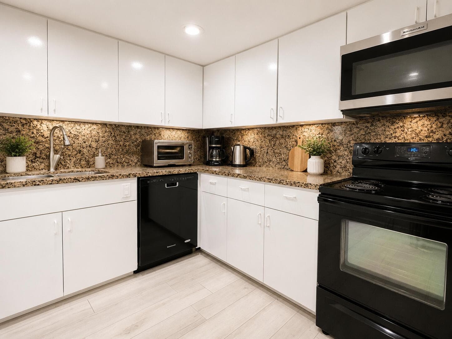 401 Golden Isles Drive # 402, Hallandale Beach, FL 33009 — zdjęcie 5