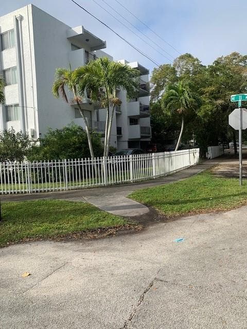 1090 NE 129th St # 202, North Miami, FL 33161 — zdjęcie 2