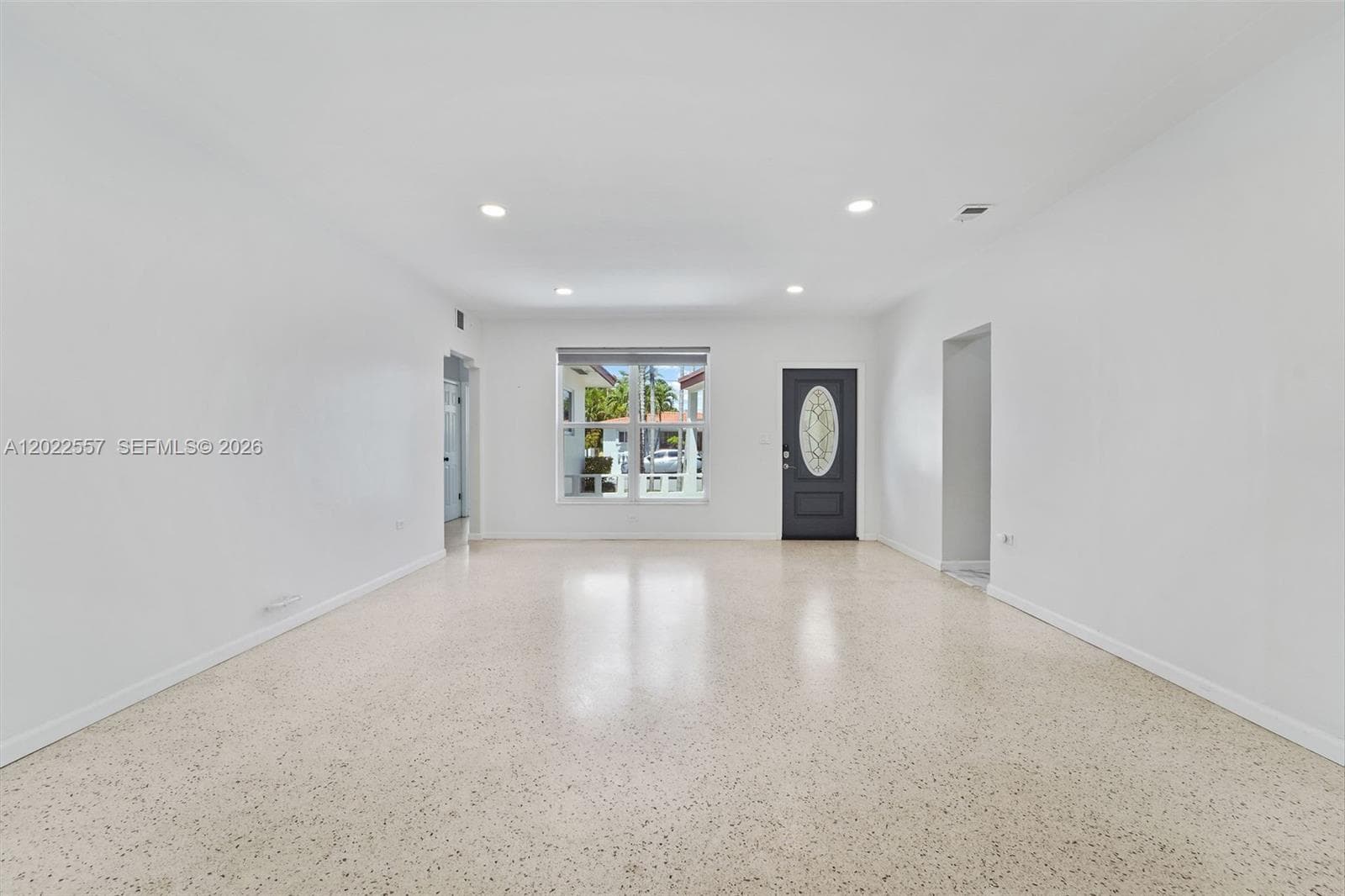 8927 Carlyle Ave, Surfside, FL 33154 — zdjęcie 4