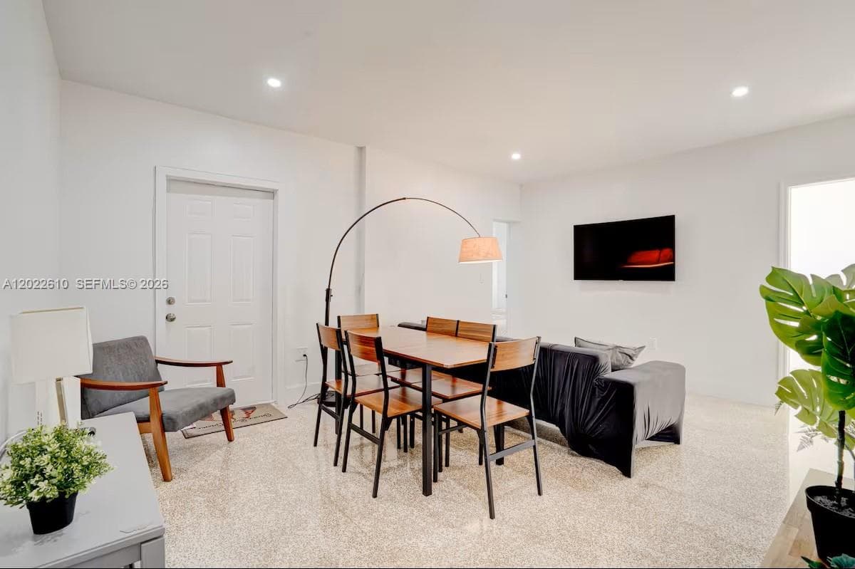 224 NE 111th St, Miami, FL 33161 — zdjęcie 3