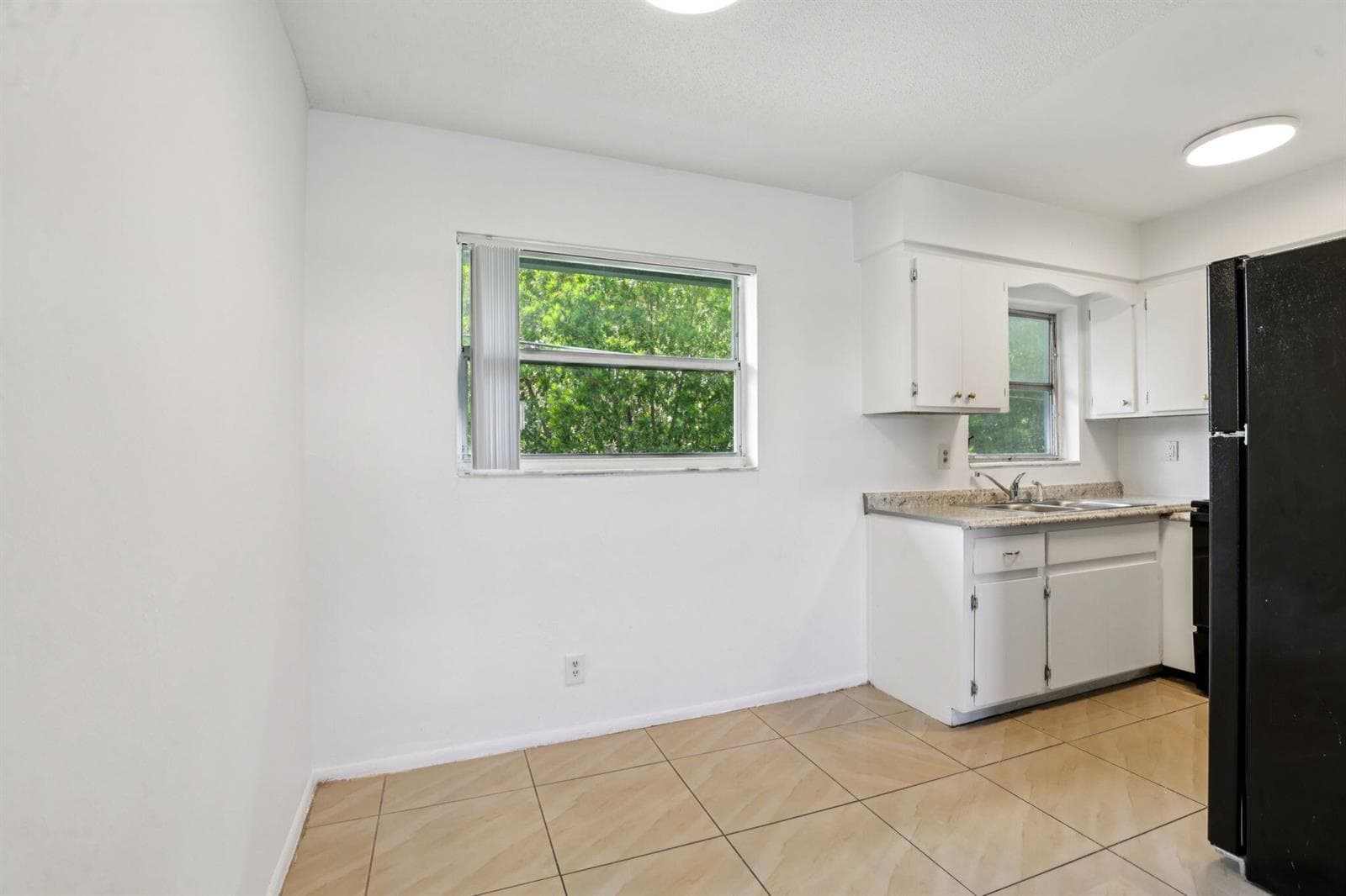 210 NE 38th Street, Oakland Park, FL 33334 — zdjęcie 4