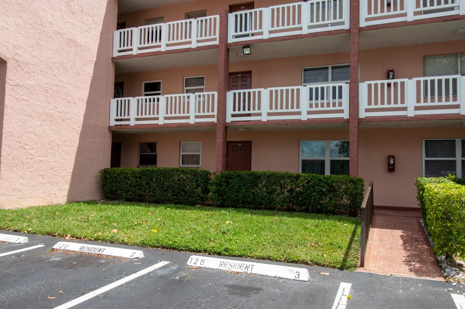 9621 Sunrise Lakes Boulevard # 102, Sunrise, FL 33322 — zdjęcie 2
