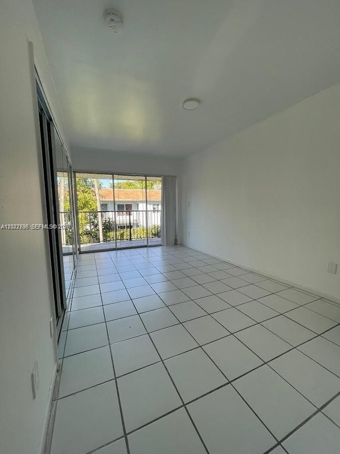 4271 NW 11th St # 1, Miami, FL 33126 — zdjęcie 4