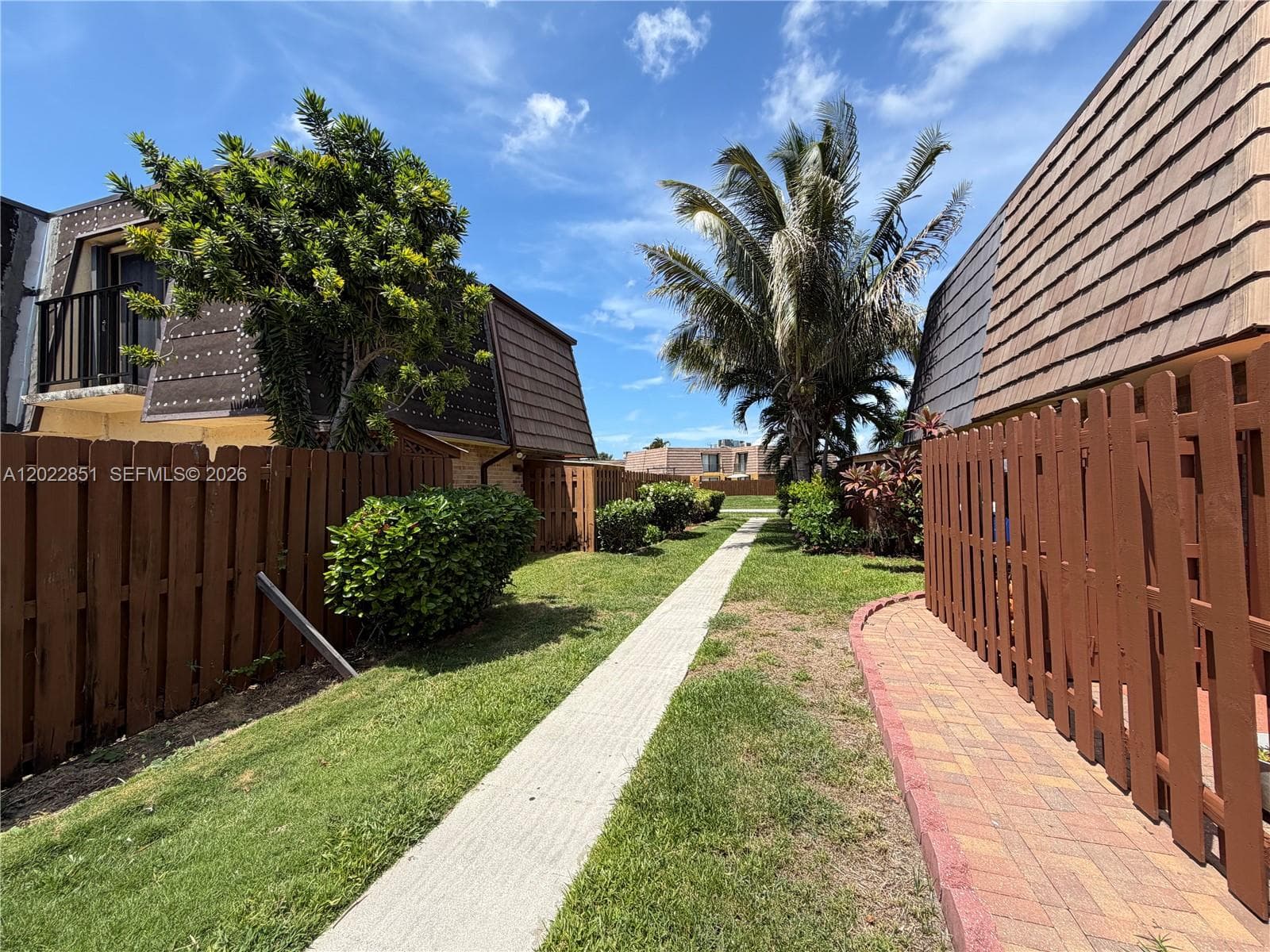 964 Springdale Cir, Palm Springs, FL 33461 — zdjęcie 2