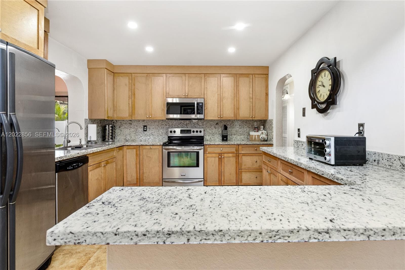 321 NW 96th Ave, Pembroke Pines, FL 33024 — zdjęcie 4