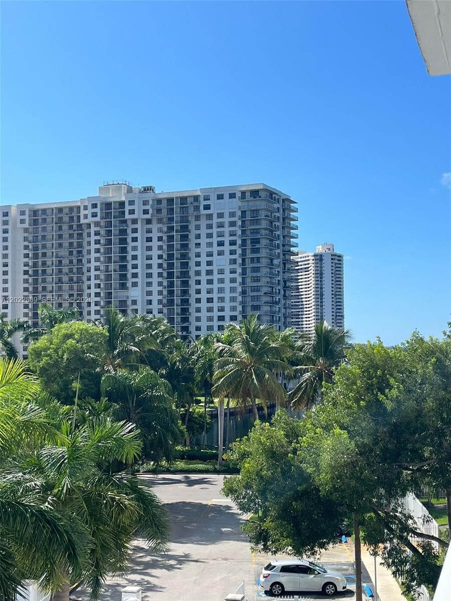 2851 NE 183rd St # 405E, Aventura, FL 33160 — zdjęcie 3