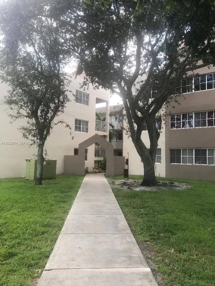 6155 NW 186th St # 209, Hialeah, FL 33015