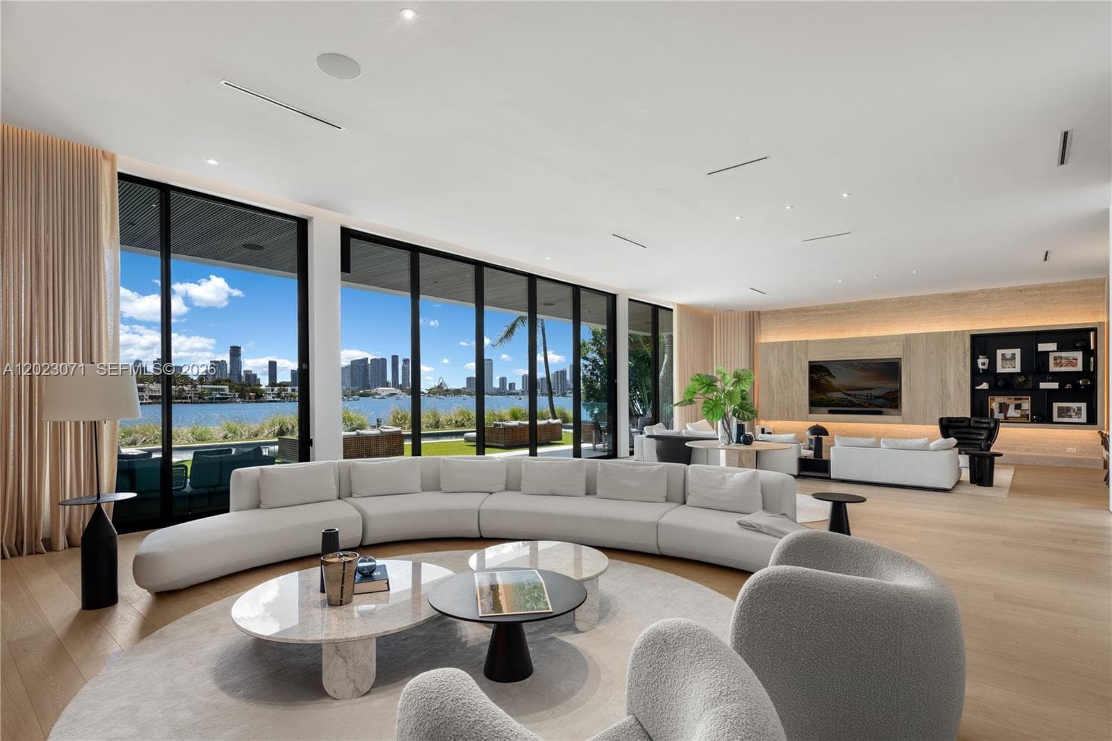 28 W Dilido Dr, Miami Beach, FL 33139 — zdjęcie 5