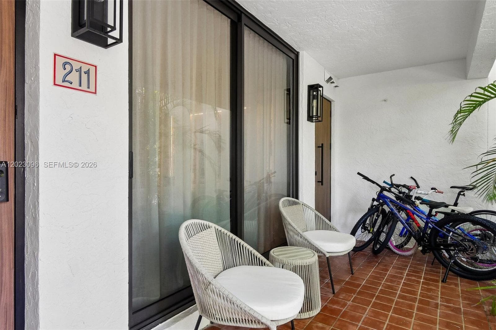 425 Grapetree Dr # 211, Key Biscayne, FL 33149 — zdjęcie 3