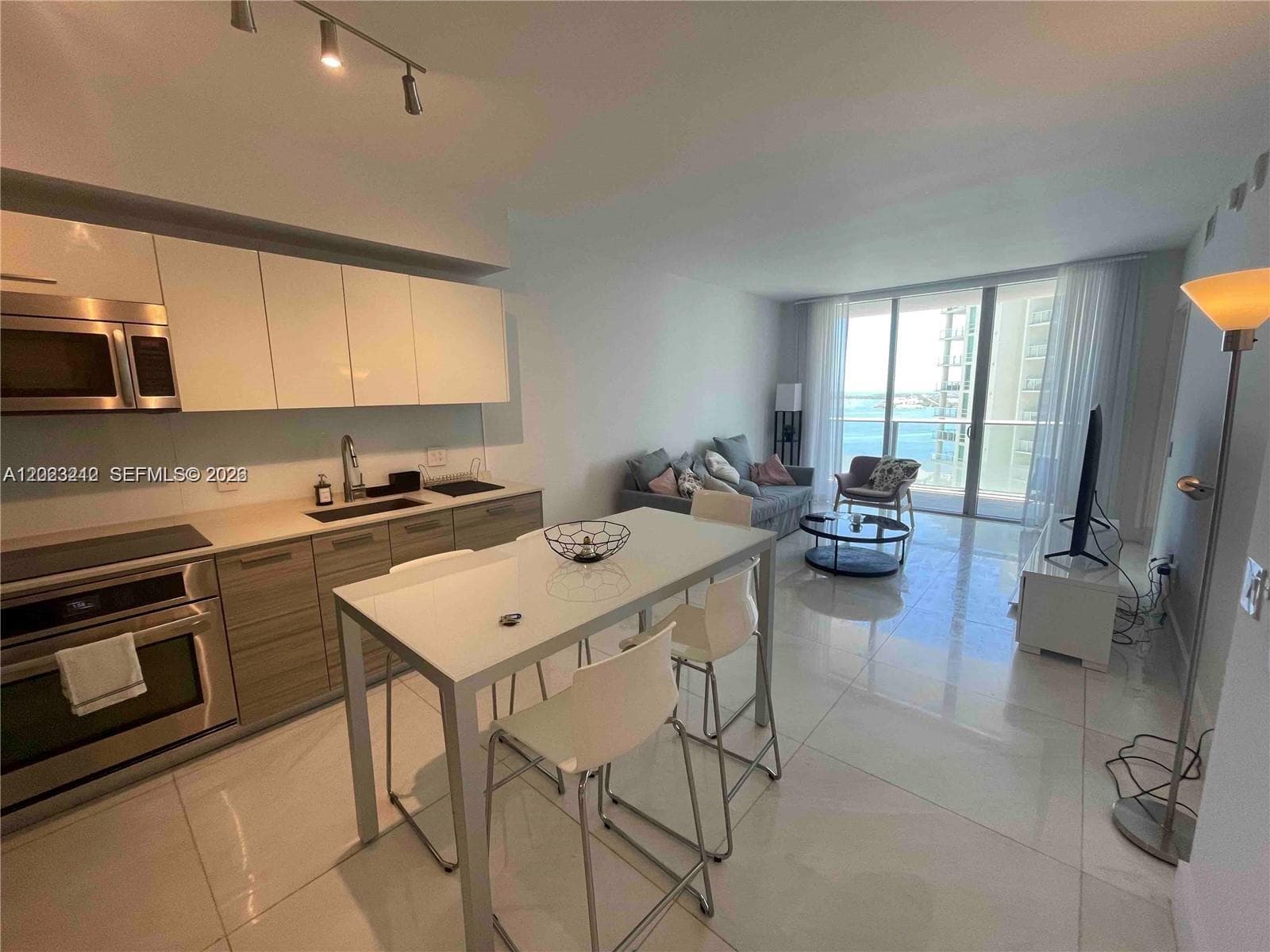 1300 Brickell Bay Dr # 2304, Miami, FL 33131 — zdjęcie 2