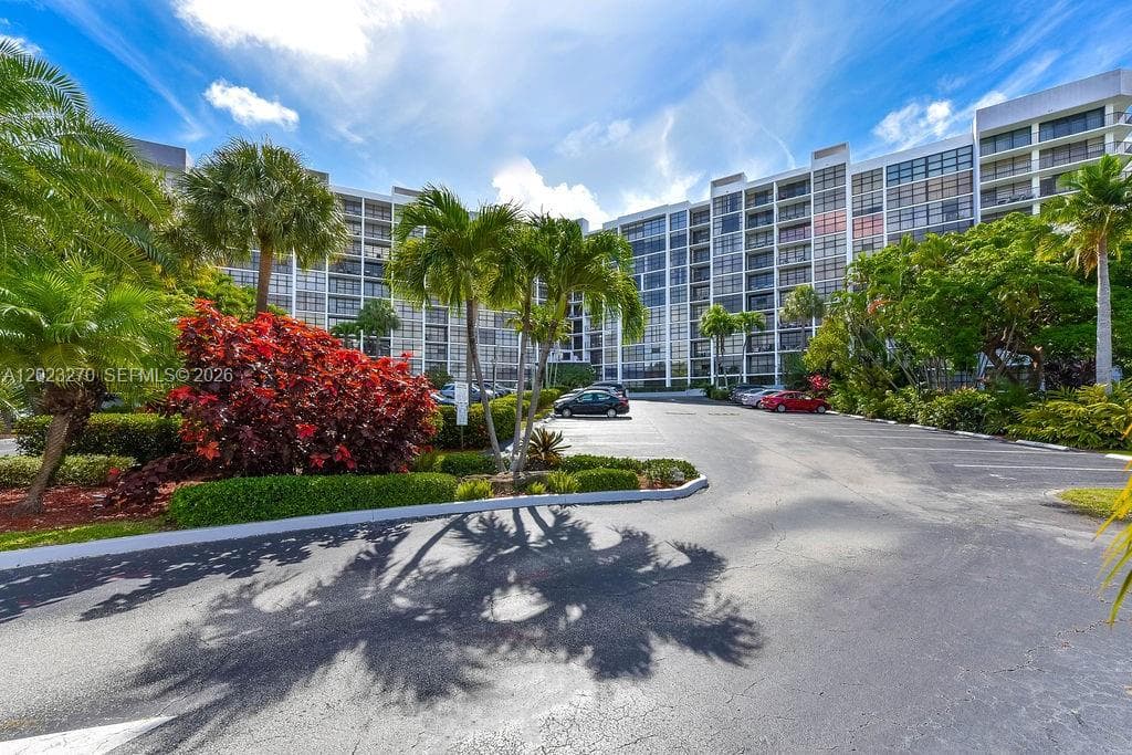 600 Parkview Dr # 829, Hallandale Beach, FL 33009 — zdjęcie 3