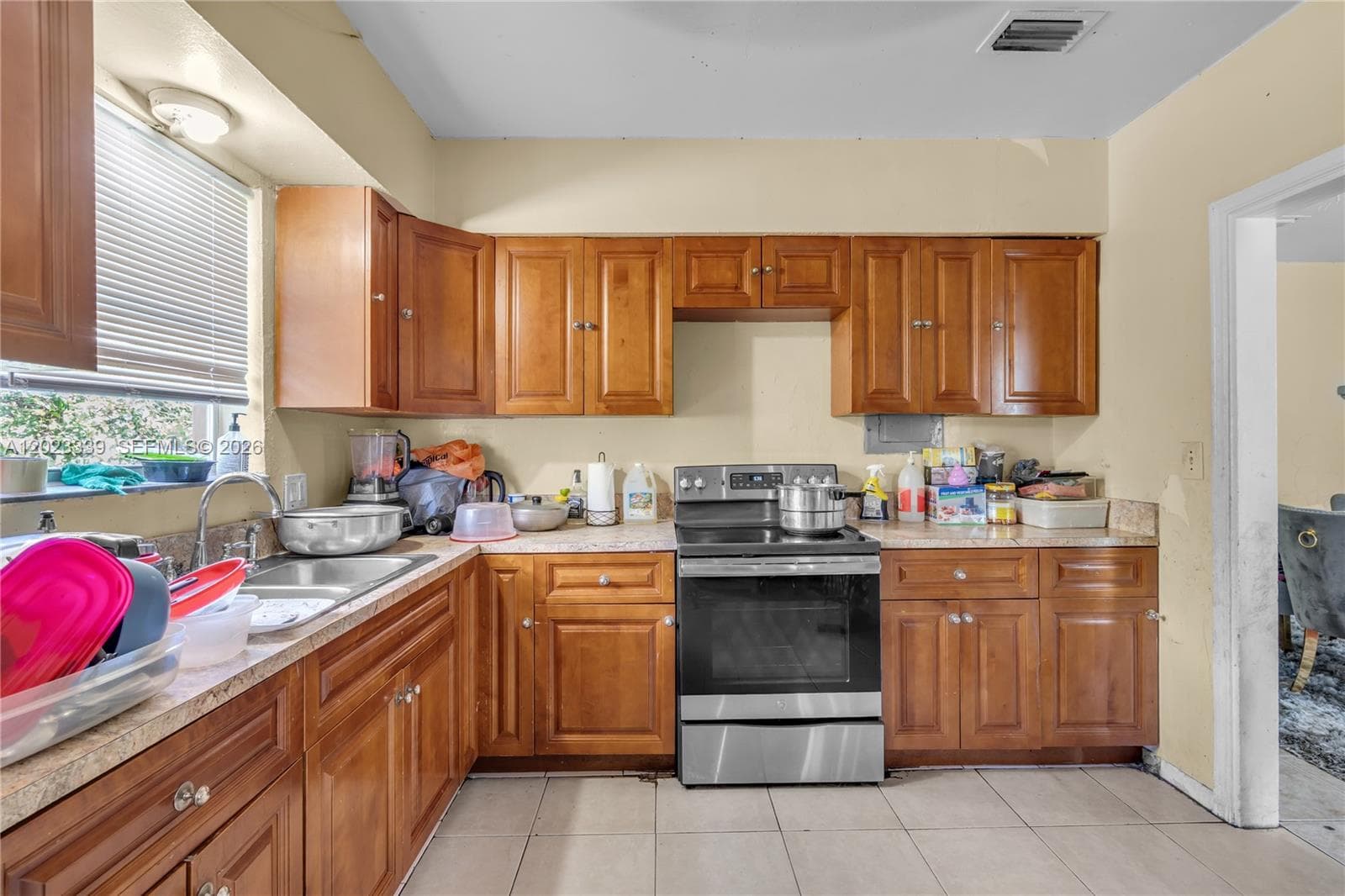 94 NW 69th St, Miami, FL 33150 — zdjęcie 5