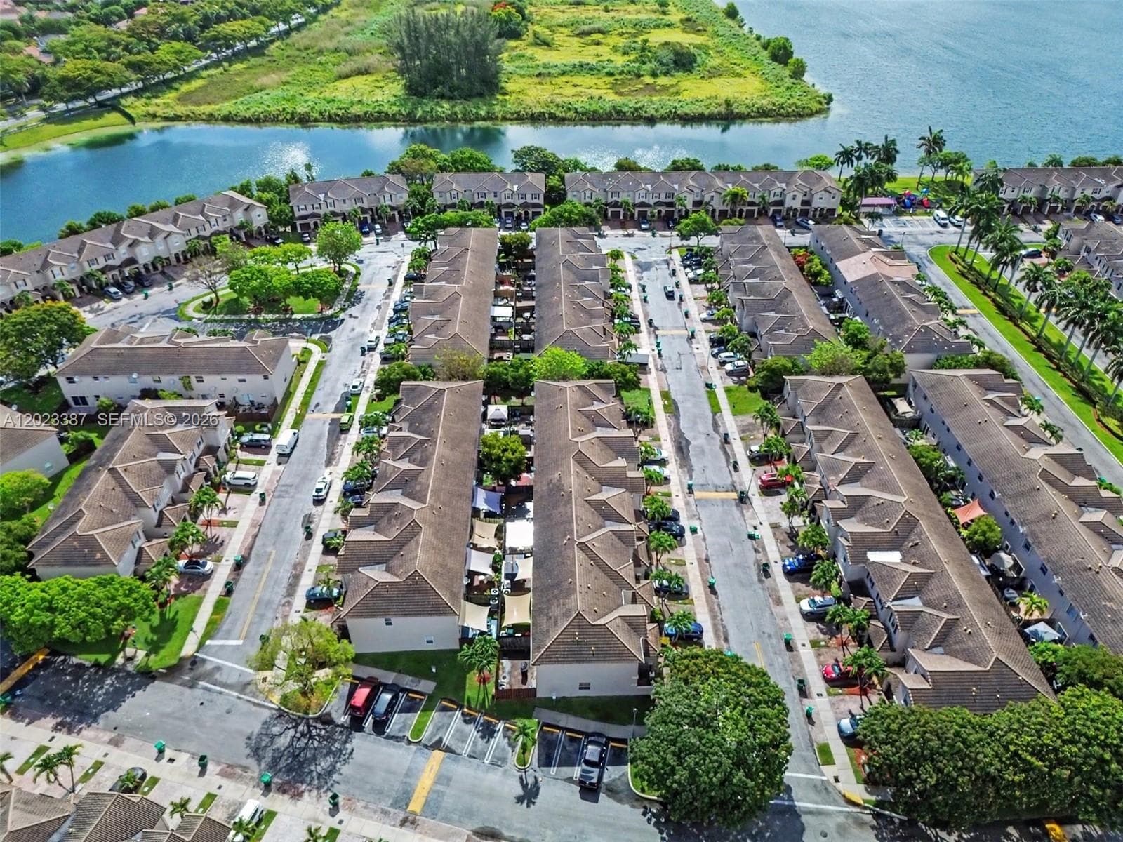 9267 SW 220th Ter, Cutler Bay, FL 33190 — zdjęcie 2