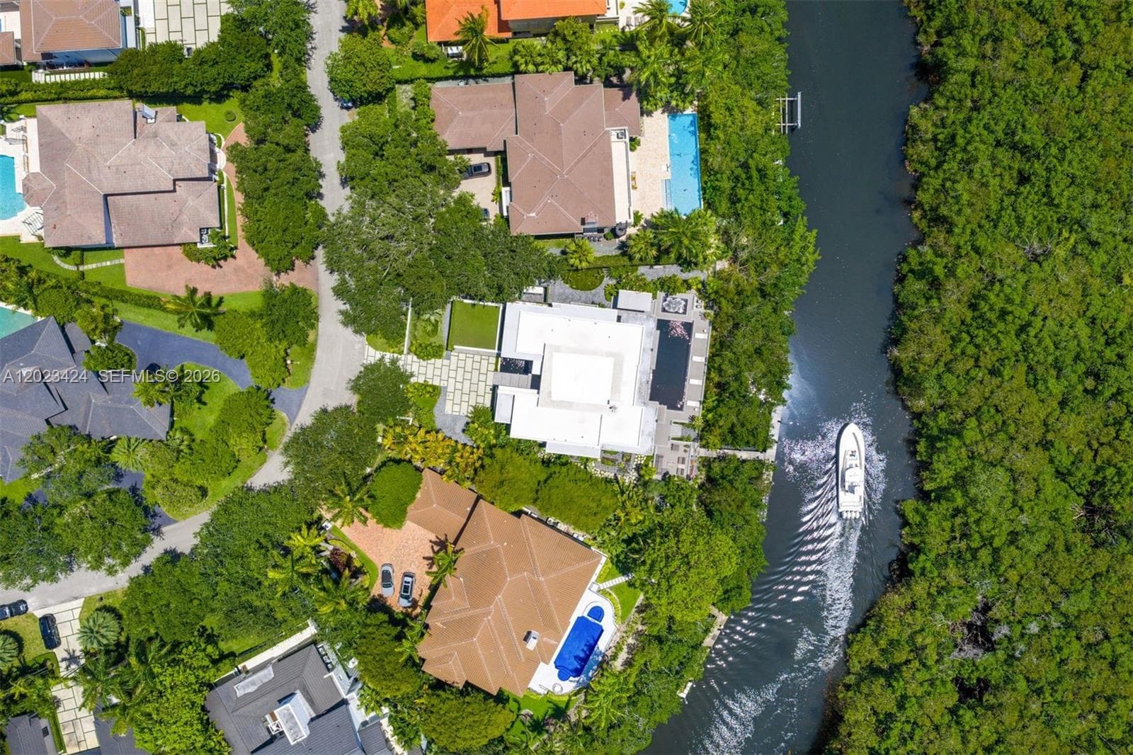 132 Paloma Dr, Coral Gables, FL 33143 — zdjęcie 2