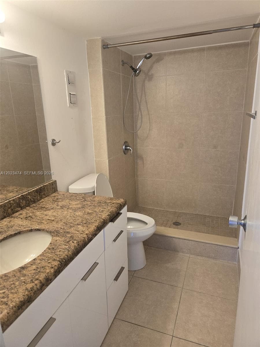 16950 W Dixie Hwy # B320, North Miami Beach, FL 33160 — zdjęcie 3