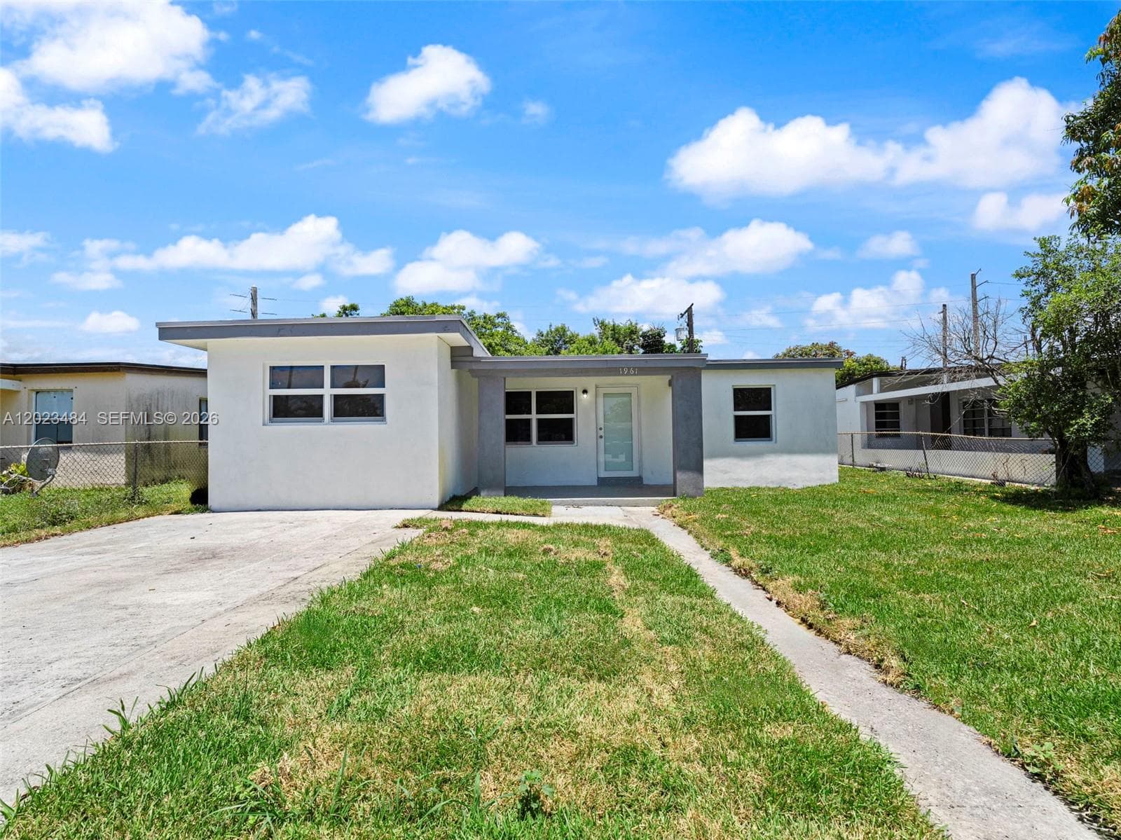 1961 Rutland St, Opa-Locka, FL 33054 — zdjęcie 2
