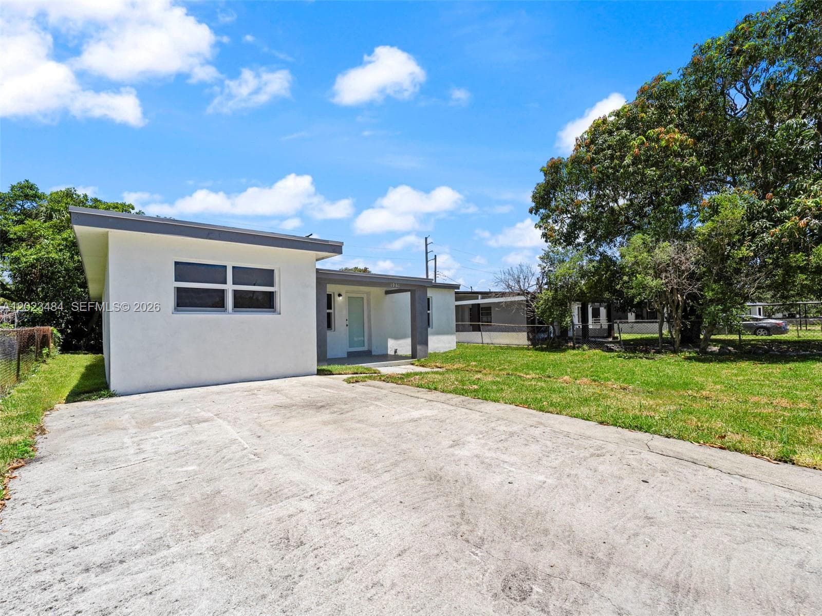 1961 Rutland St, Opa-Locka, FL 33054 — zdjęcie 3