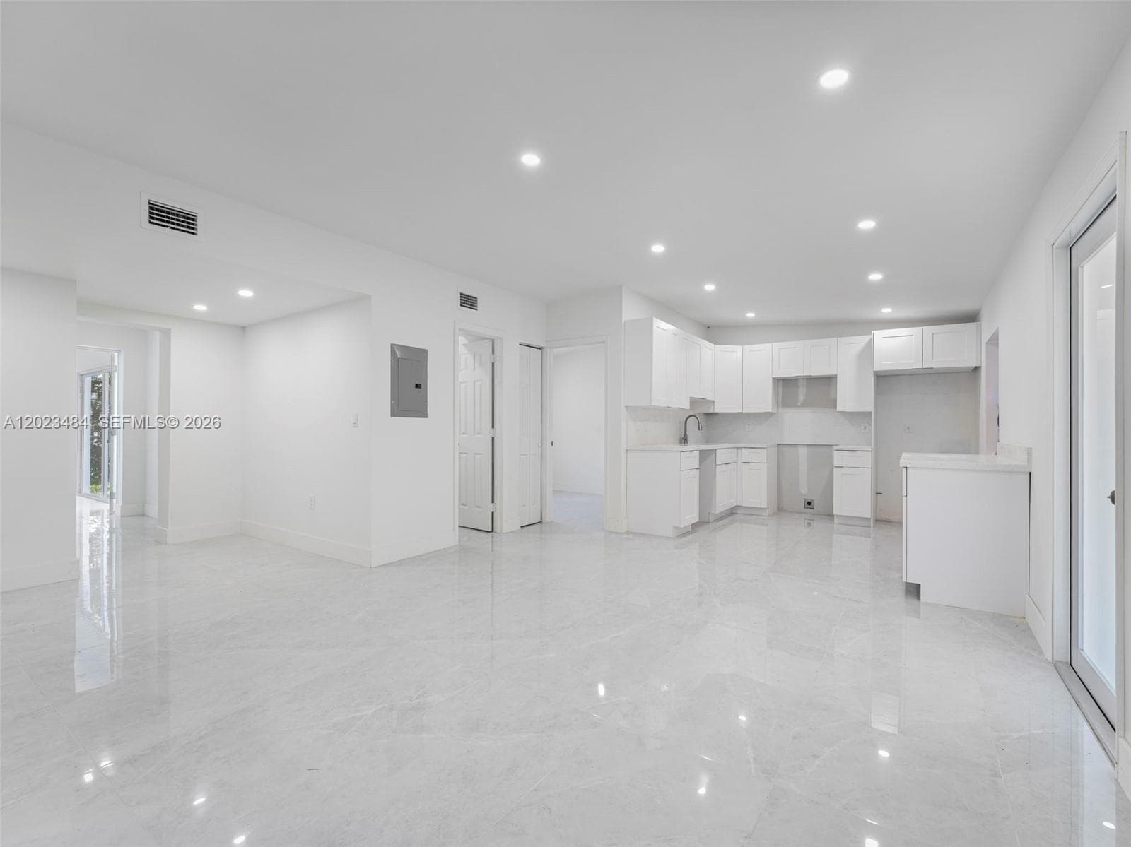1961 Rutland St, Opa-Locka, FL 33054 — zdjęcie 5