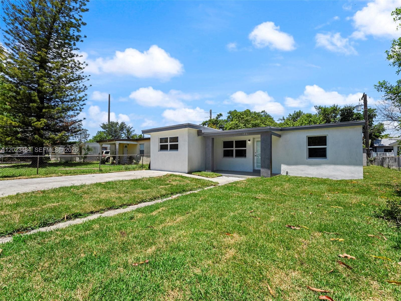 1961 Rutland St, Opa-Locka, FL 33054 — zdjęcie 4