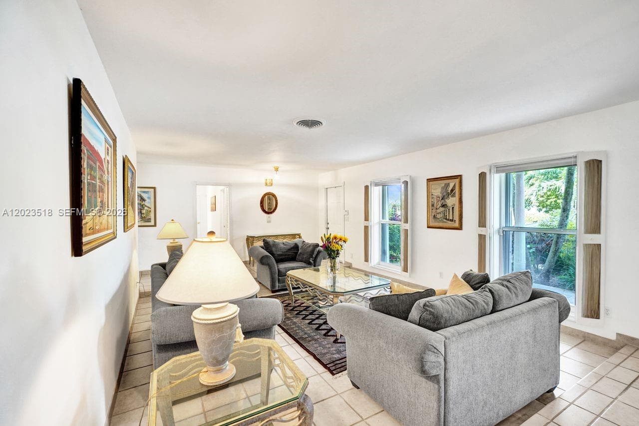 8521 SW 86th Ct, Miami, FL 33143 — zdjęcie 5