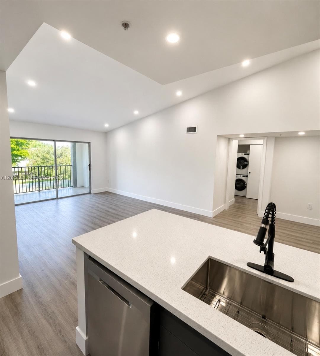 4420 NW 107th Ave # 303, Doral, FL 33178 — zdjęcie 5
