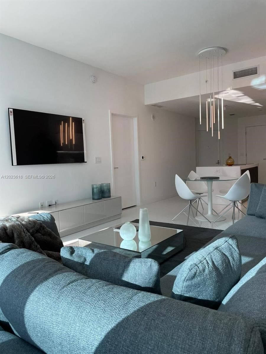 851 NE 1st Ave # 1006, Miami, FL 33132 — zdjęcie 2