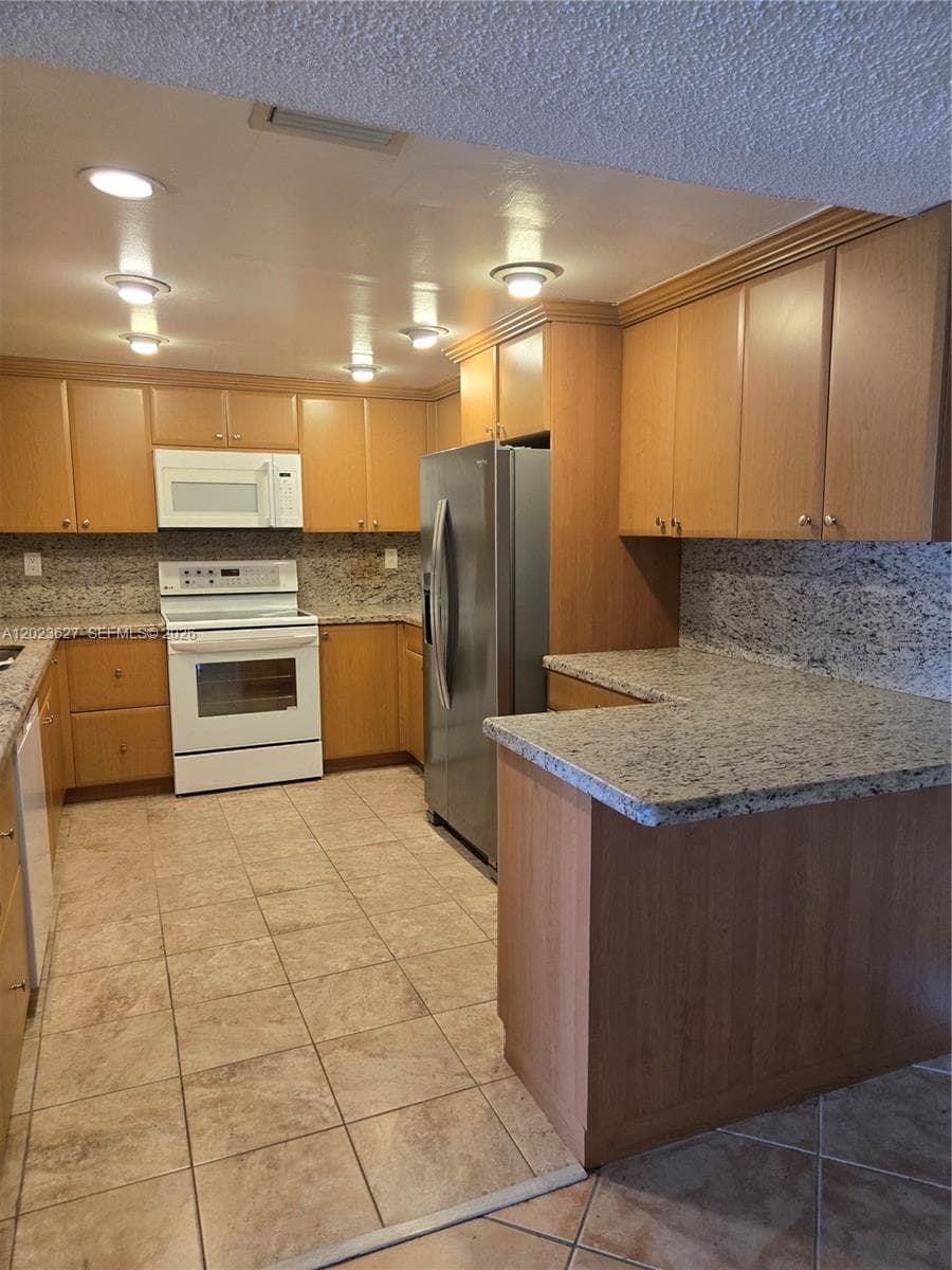9735 NW 52nd St # 208, Doral, FL 33178 — zdjęcie 2