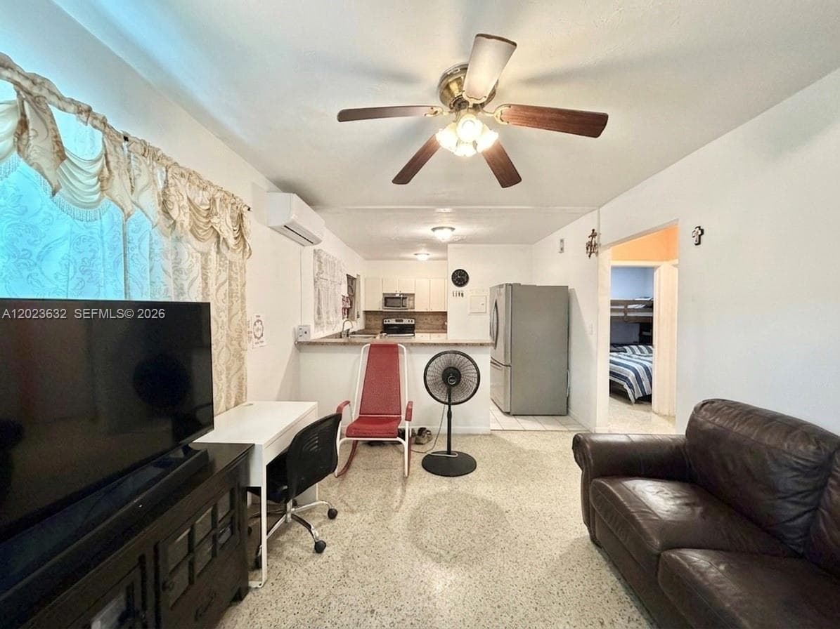 130 NW 16th Ave, Miami, FL 33125 — zdjęcie 3