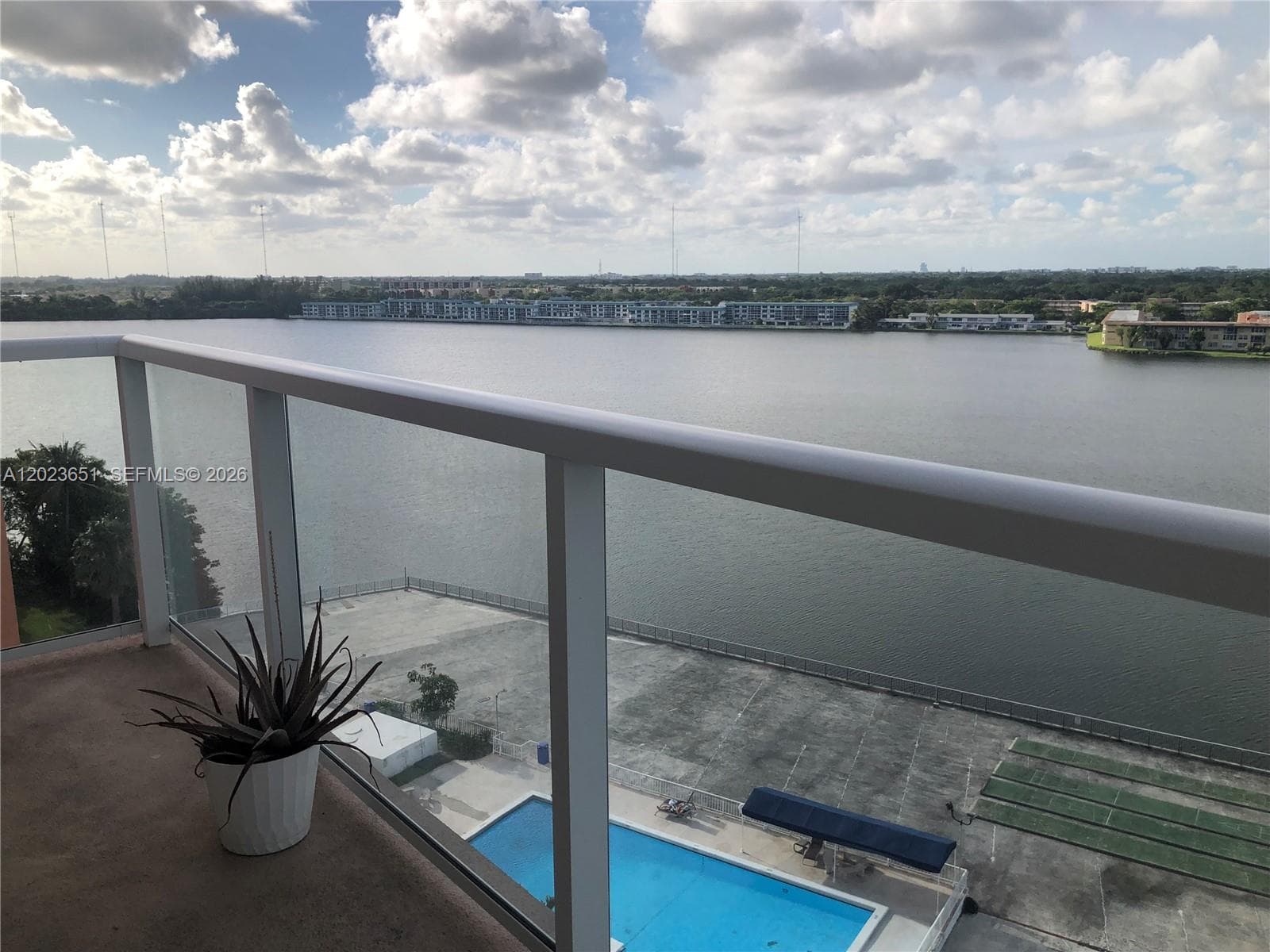 1351 NE Miami Gardens Dr # 1006E, Miami, FL 33179 — zdjęcie 2