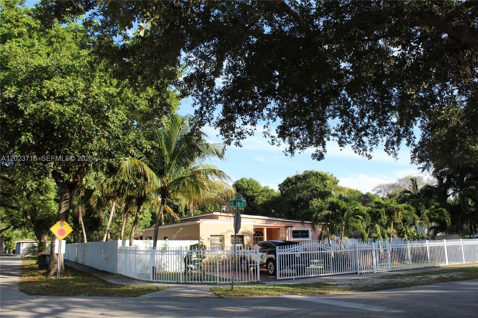 13875 NE 16th Ct, North Miami, FL 33181 — zdjęcie 2